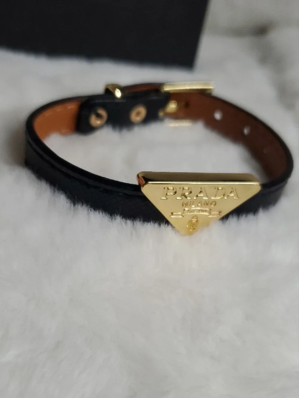 Fashion Black Bracelet with Gold Triangle Plaque